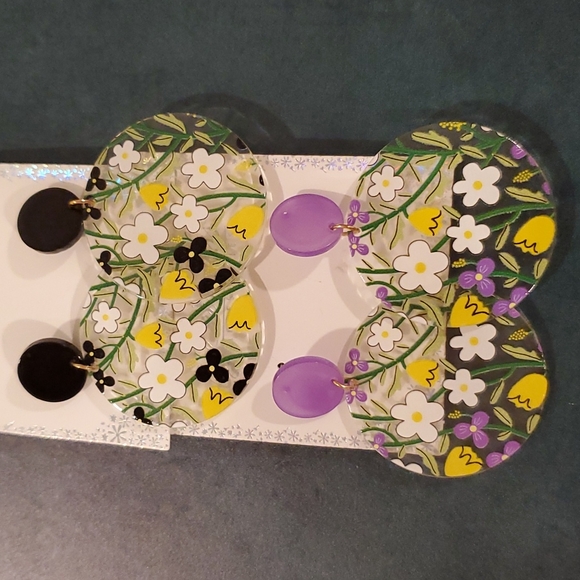 Floral daisy and tulip acrylic pierced 6 colors to choose from Spring Summer - Picture 2 of 13